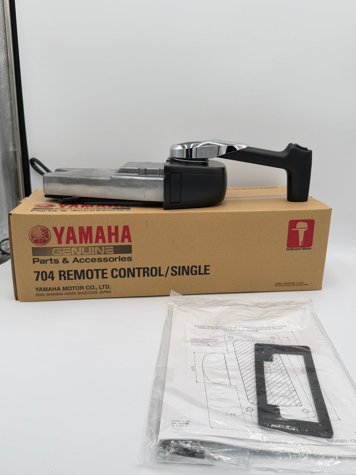 YAMAHA 704 TOP MOUNT BINNACLE CONTROL BOX 704-48205-R1-00 NEW GENUINE