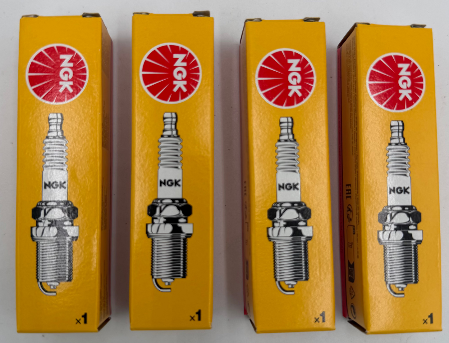 NEW YAMAHA OEM Pack Of 4 Spark Plugs LFR-6A110-00-00 1 Yr Warranty Made In Japan
